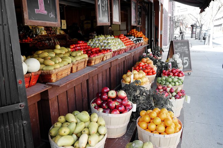 street-market-fruits-grocery
